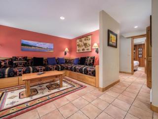 RMR: Snow Ridge 4 Condo in Teton Village - 4