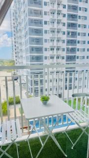 Shore Thing Suite Stay at SMDC Style Condo - 3
