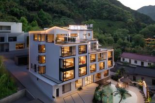 Floral Hotel Hill Hideout,Island style Designer Homestay - 0