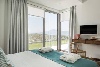 Stunning Sea View Villa w Infinity Pool, BBQ and Gym - 5