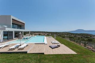 Stunning Sea View Villa w Infinity Pool, BBQ and Gym - 4
