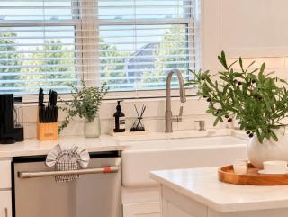 Quiet East Side 2BR Townhouse, Near Brown & Miriam - 6