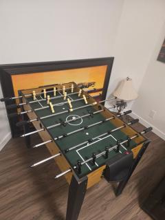 Cozy 2-Bedroom Suite 5 Minutes Walk to Chestermere Lake - 5