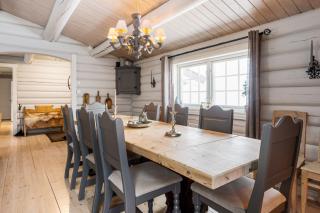 FA674- 5 Bedrooms, Private Sauna and Ski Access - 5