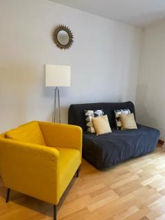 Allées d'Etigny T1Bis 41 m2 1 chambre 4 couchages 200 m de la Crémaillère Express 400 m des Thermes - 7