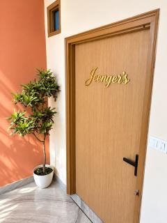 Jeenger's - Luxury Apartment with Terrace - 7