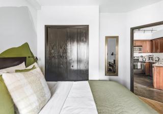 Chic Rockies Getaway - Pool & Hot Tub - King Bed - BBQ! - 1
