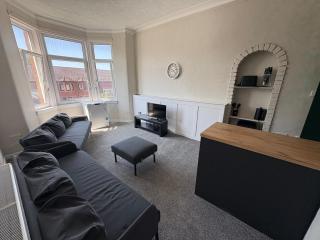 5 Bed, Near City Centre, Free Parking ! - 0