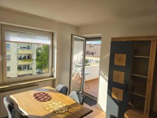 Schöne Balkonwohnung - 7