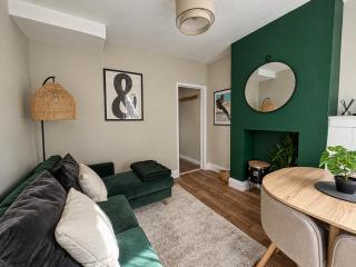 Compact, Quirky & Cosy Home in Central Exeter - 2
