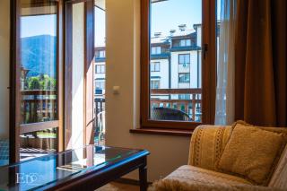Downtown Luxury 1BR Apartment - 6
