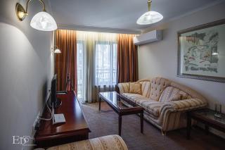 Downtown Luxury 1BR Apartment - 7