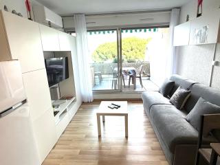 Studio vue port, belle terrasse, piscine - 6