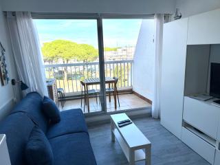 Studio vue port, parking privé, terrasse, clim - 8