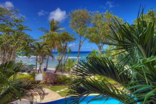 Modern Beachfront Condo with Pool - Sapphire 104 - 0