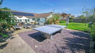 Shippenrill Sleeps 14Hot Tub PingPong Fire Pit - 1