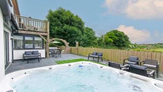 Bagend Sleeps 14 Hot Tub Balcony Ping Pong - 0
