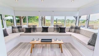 Bagend Sleeps 14 Hot Tub Balcony Ping Pong - 1