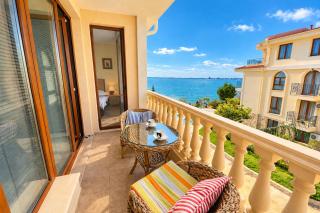 Royal Bay-I Seaview Apartment - 7