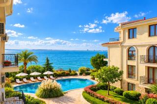 Royal Bay-I Seaview Apartment - 4