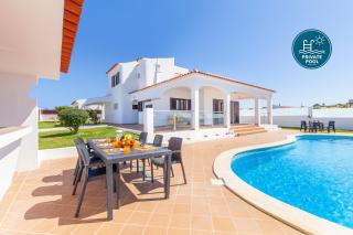 Villa Abel - Villa espaçosa com BBQ e piscina em Albufeira - 0