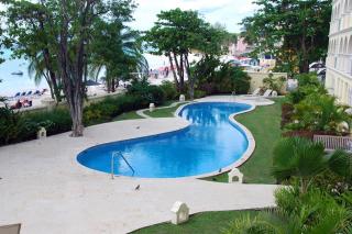 Modern Beachfront Condo with Pool - Sapphire 109 - 3