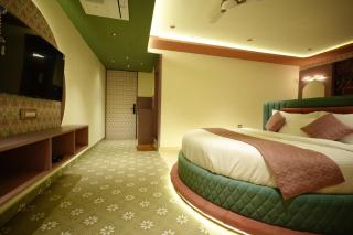 The White Castle Hotel - 1