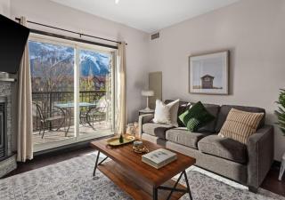Scenic Mountain View - Pool & HotTub - Fireplace - BBQ! - 5