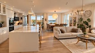 Four bedroom penthouse with amazing sea views - 0