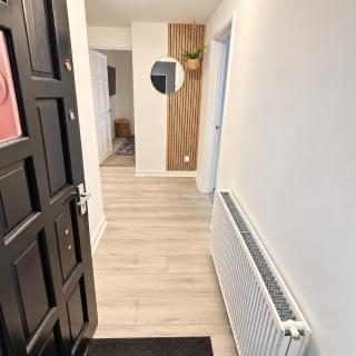 Cozy 3BR Home, Free Parking, Sleeps 6 ! - 1