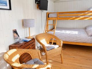 Ryans Retreat, Bowness on Solway perfect for a break when walking Hadrians Wall with a hot tub - 5