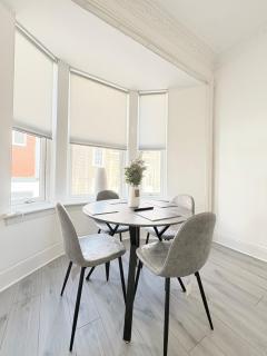 Cozy 2Bed, Free Parking, City Centre Walk Dist ! - 5