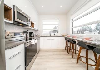NEW - Chic Modern 3BDRM - Central - WiFi - Netflix - 5