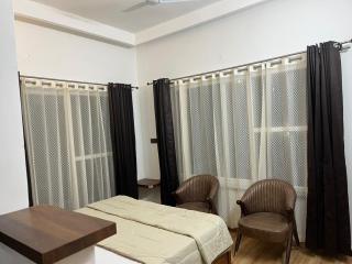 Royal Radiance Resort - 8
