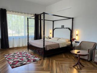 Royal Radiance Resort - 7