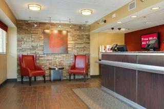 Red Roof Inn Akron - 9