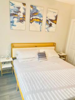 Spacious Family & Group Getaway Near Airport - 2