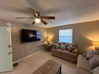 3 Queen Beds Cozy 2BR in Lawton near Fort Sill - 9