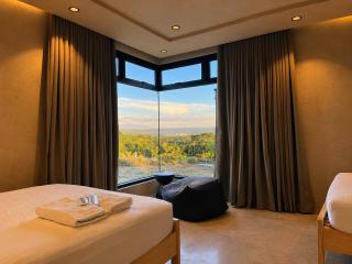 Anyayahan Resorts Taal View Heights - 8