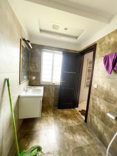 Eiffel View Cozy Studio - Bahria Town - 4