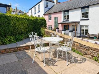 Holly Cottage - characterful cottage a stones throw from river Dart with front & back patios - 8