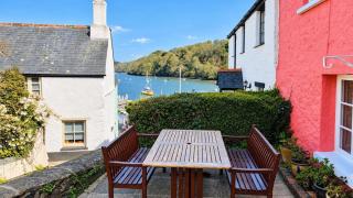 Holly Cottage - characterful cottage a stones throw from river Dart with front & back patios - 7