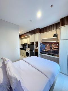 Elegant Studio at Newton 2 by Senyaman Living - 4