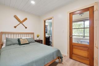 Squam Lake 3 bed plus 3 bath rental (Suite 7) - 6