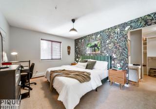 The Breakfast Club Suite - KingBed& AC - Patio - UG Park - 5