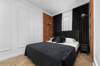 Przestronne Apartamenty z Prywatnymi Saunami, Balkonami i Parkingami by Noclegi Renters - 9
