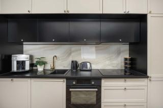 Przestronne Apartamenty z Prywatnymi Saunami, Balkonami i Parkingami by Noclegi Renters - 8