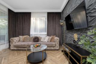 Przestronne Apartamenty z Prywatnymi Saunami, Balkonami i Parkingami by Noclegi Renters - 5