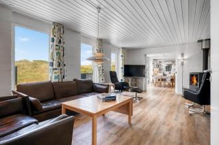 Kystnært Og Rummeligt Feriehus Med Stort Spabad Sj490 - 3