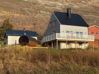 Lyngenfjord Ski-To-Sea & Sauna -  - 4